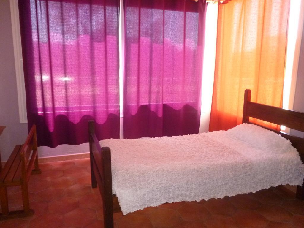 Hotel Le Couloubrier Le Muy Oda fotoğraf