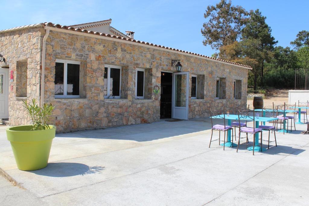Hotel Le Couloubrier Le Muy Dış mekan fotoğraf